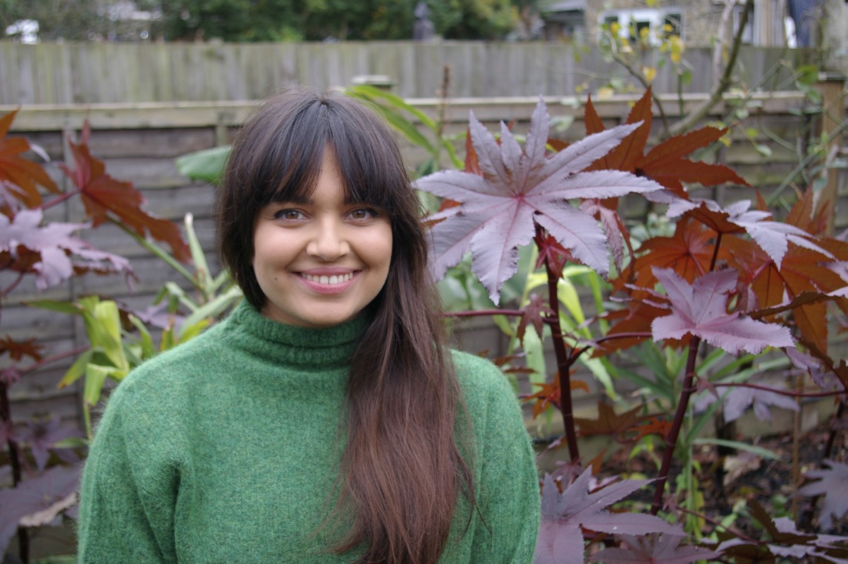 „Egy közös kert hidat képezhet teljesen eltérő személyiségek között” – interjú Sara Nisha Adamsszel